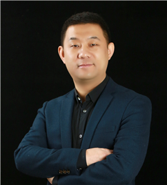 創始人兼首席鋼琴教師杜曉偉